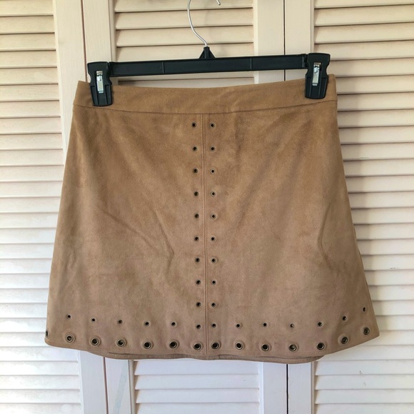 Express Dresses & Skirts - Tan express skirt | size 6